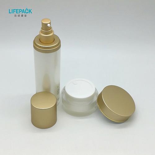 120毫升中国制造商挤压白色豪华丙烯酸化妆品化妆水瓶包装金盖
